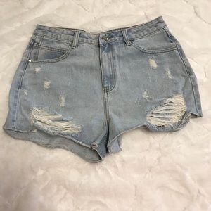 High waisted distressed denim short